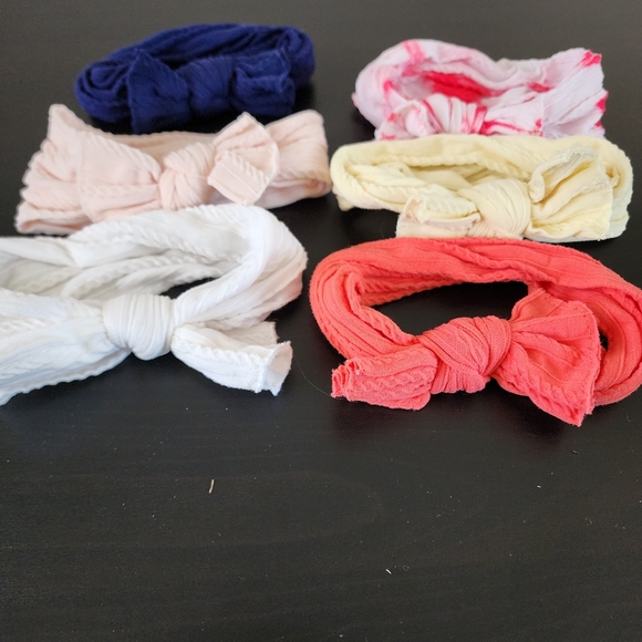 3/$12 ● 5 casual headbands sz 0-12m - Picture 2 of 2